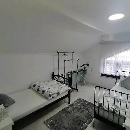 Slap Apartment *