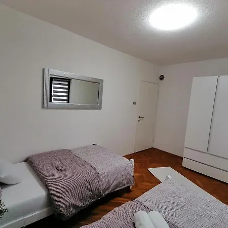 Slap Apartment *