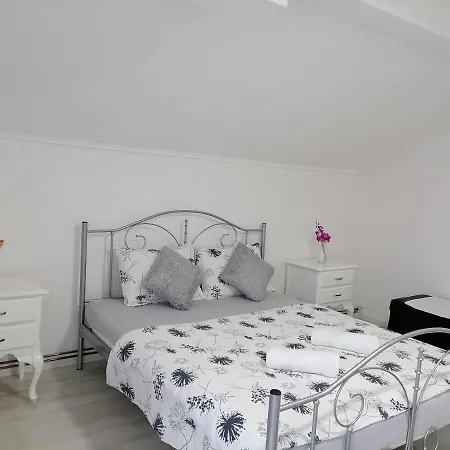 Slap Apartment *